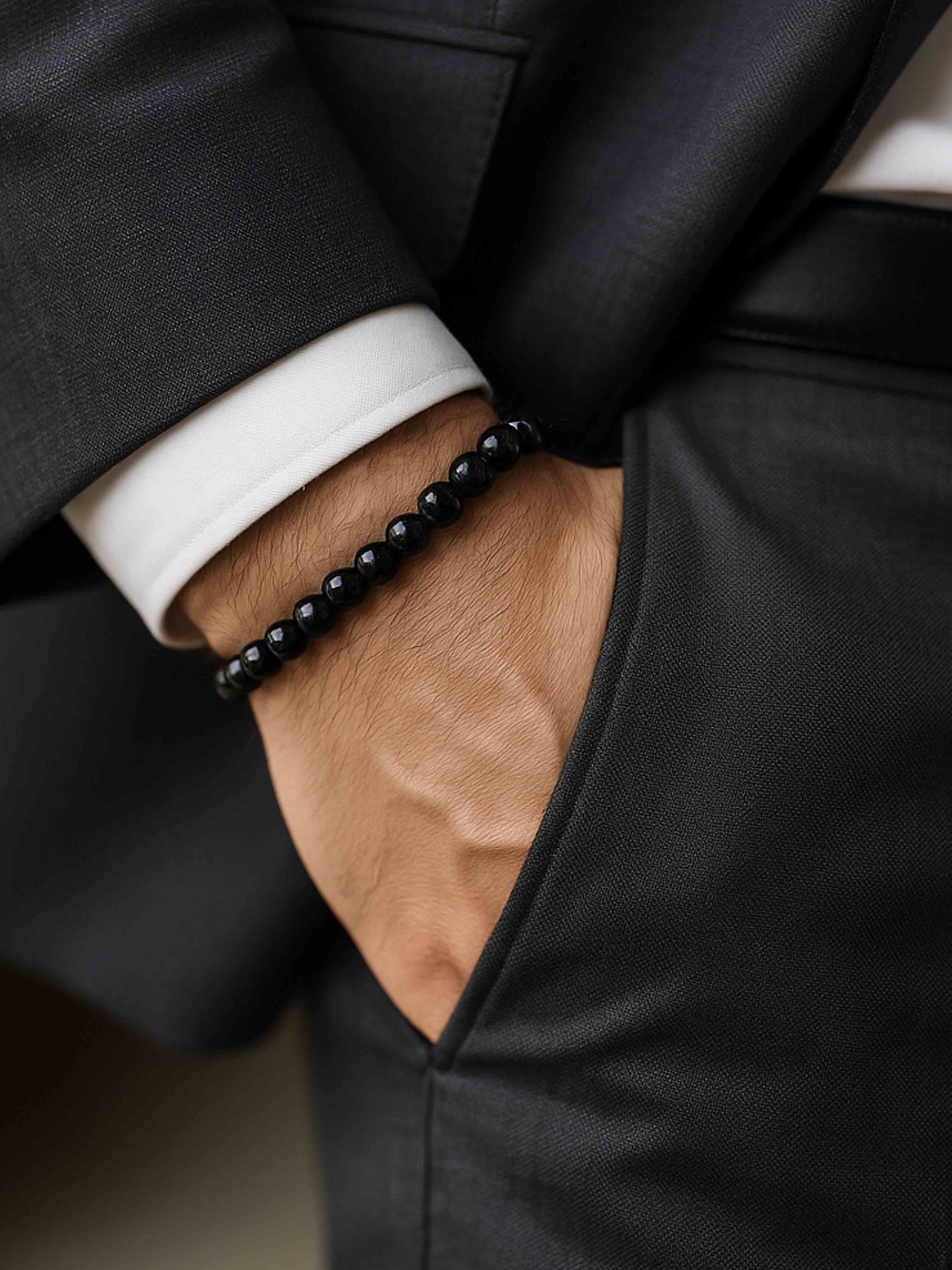 Мужской браслет из камней