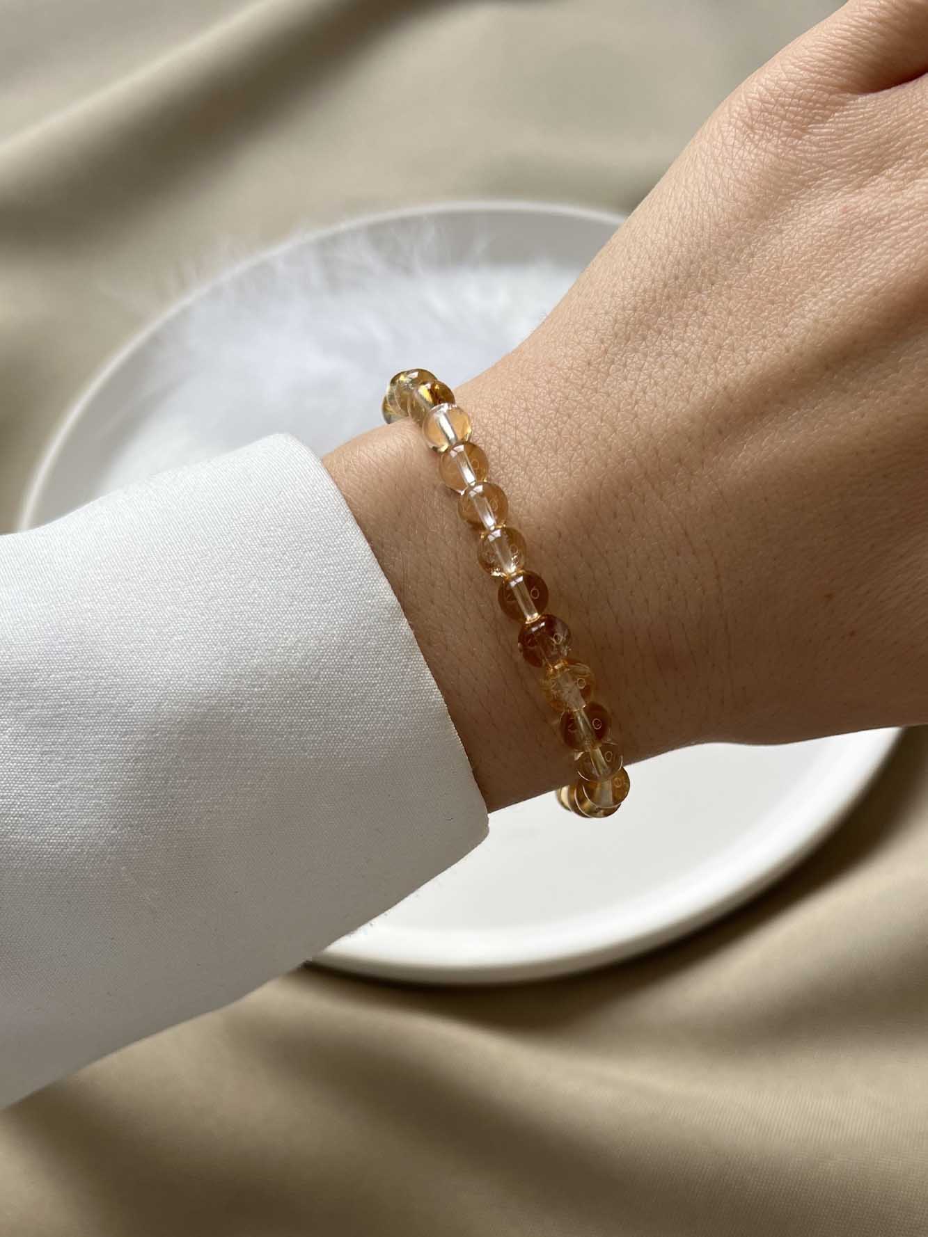 Браслети з каміння в Україні