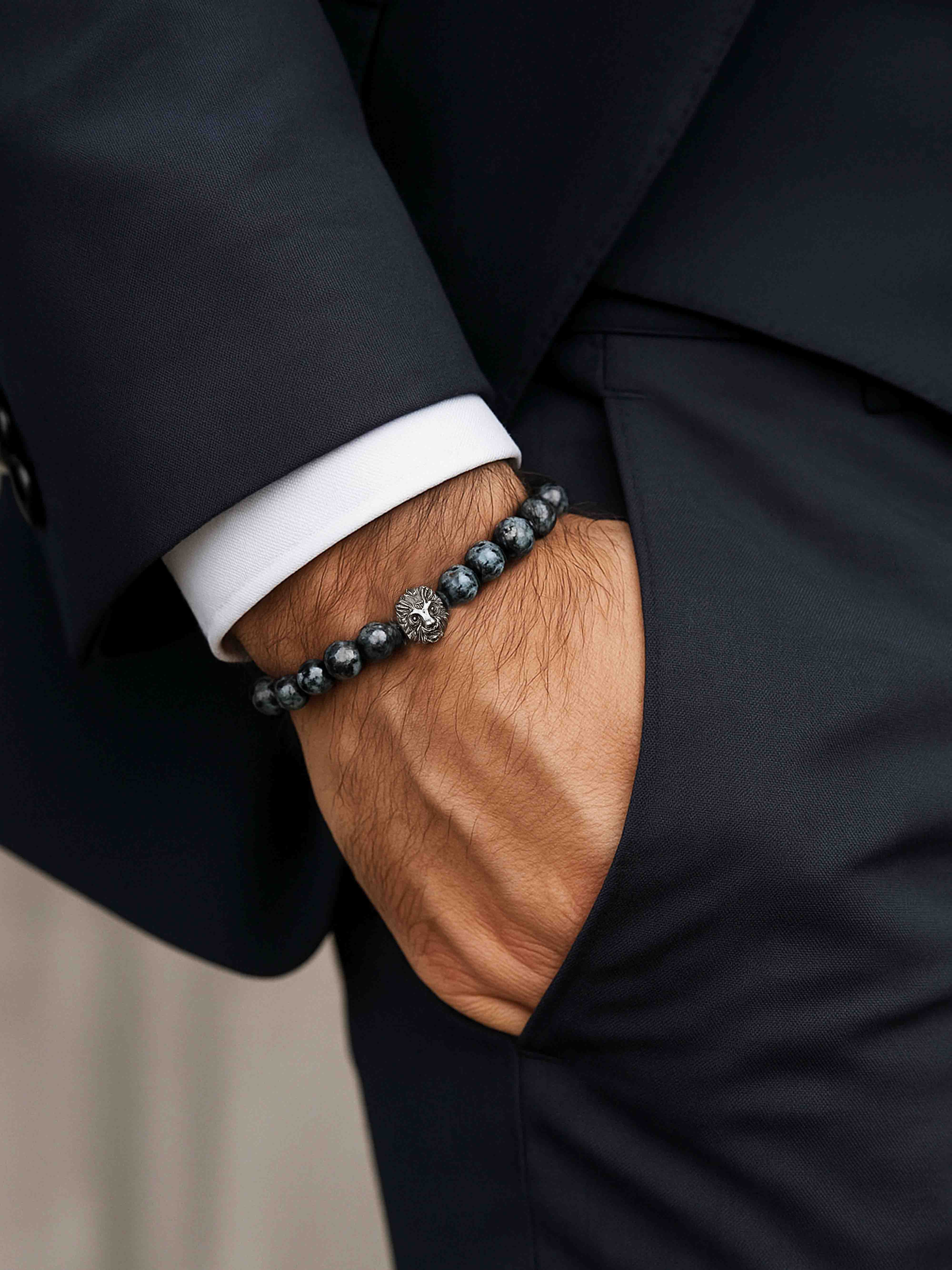 Мужской браслет из натуральных камней