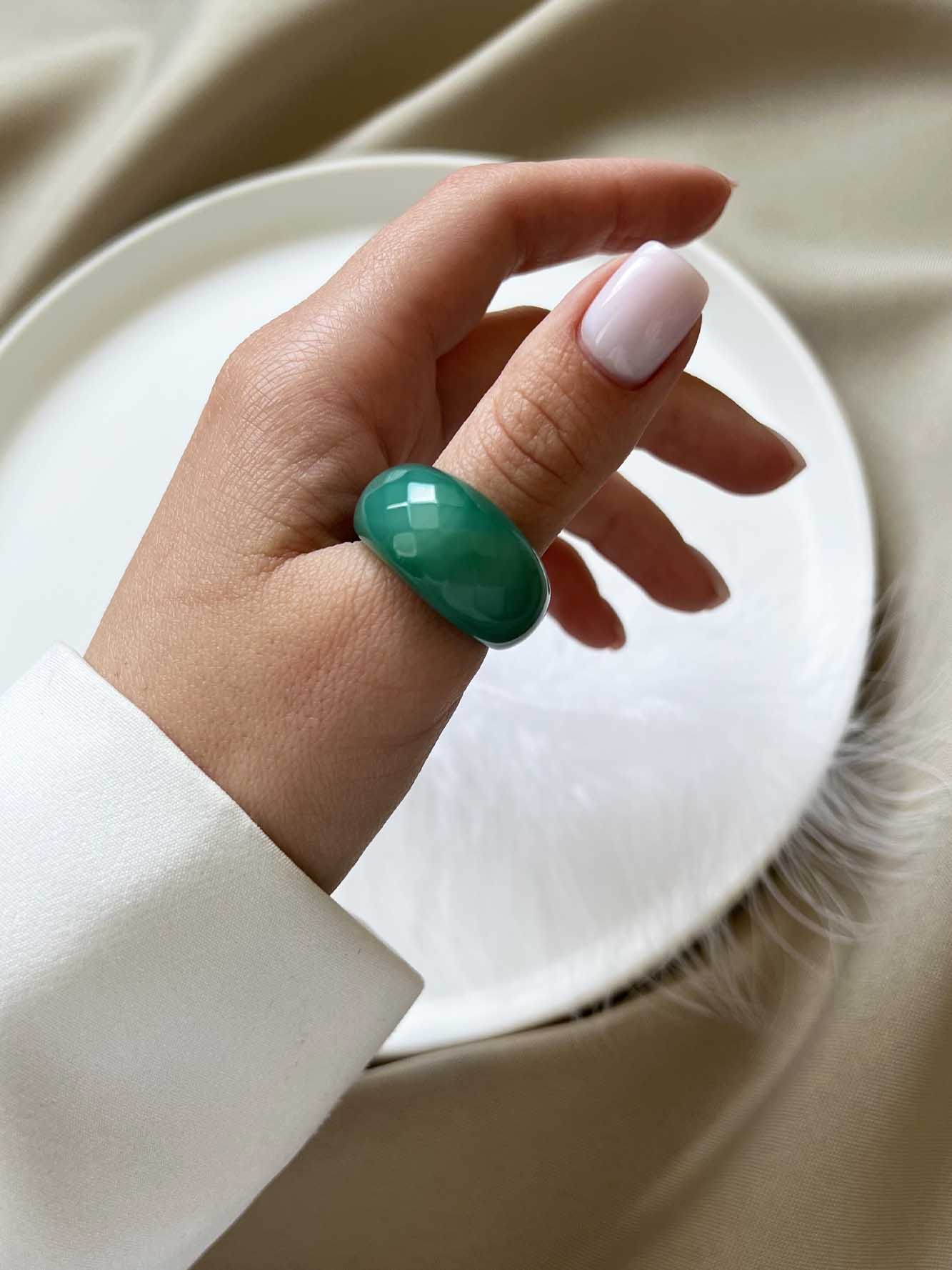 Кольцо из камня