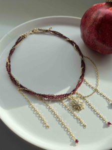 Подвійне кольє з каменю гранат з ланцюжками та сонцем 5610