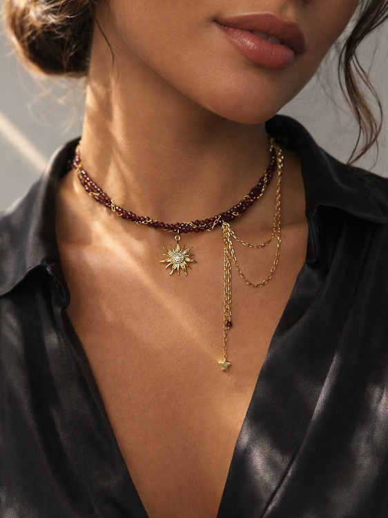 Колье из камня гранат с подвеской солнце 5664