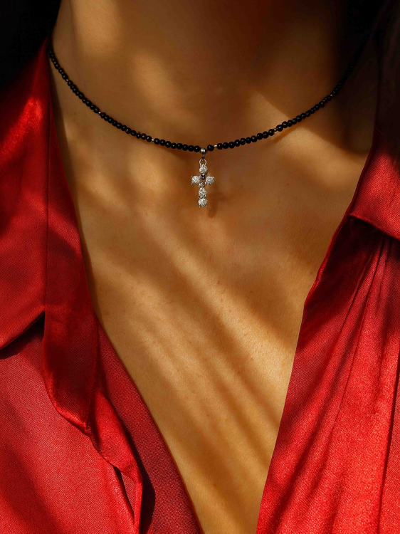 Чокер из черного агата с крестом 5215