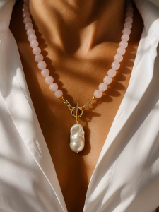 Necklace with rose quartz and pearl 5326